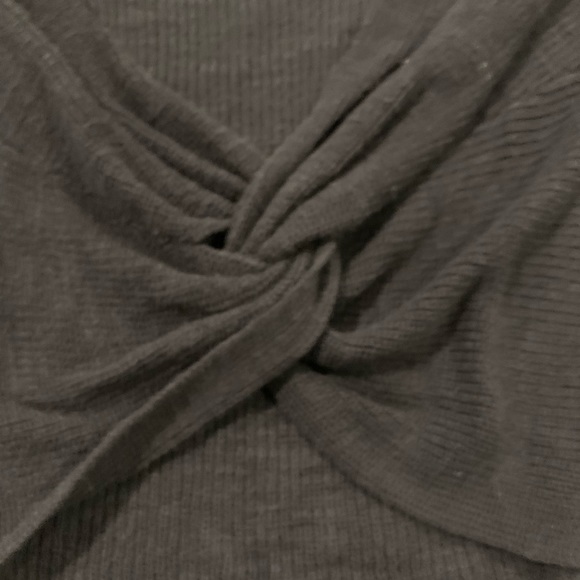 Must have Sweater - Picture 6 of 6